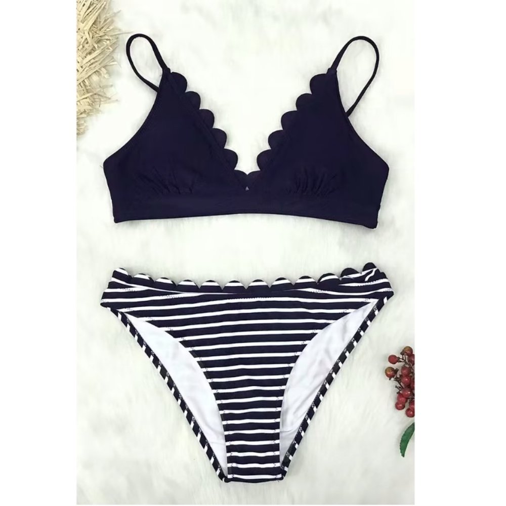 CLEAR OUT PRICE! Cupshe Scallop and Stripe "Del Mar" Bikini - S - Picture 7 of 8
